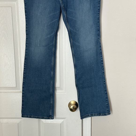 Women's Wrangler Dark Wash High Rise Bold Boot Jeans Size 14 Length 34 - Picture 3 of 10